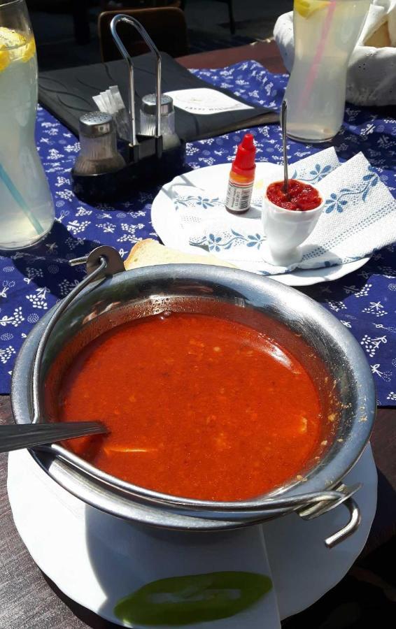 Tassi Halaszcsarda - Sueger Haz Exterior foto